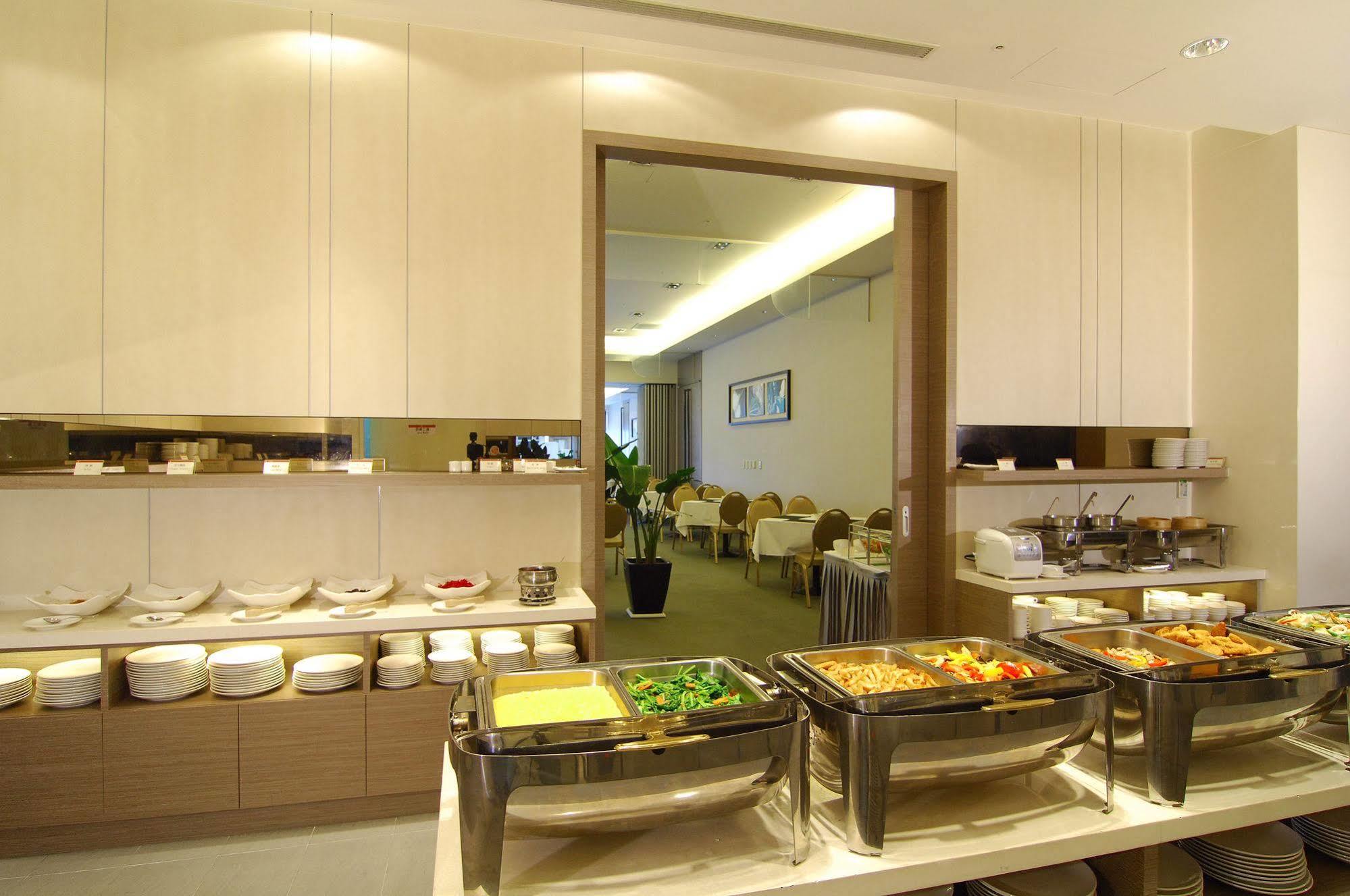 Zenda Suites Tainan Buitenkant foto