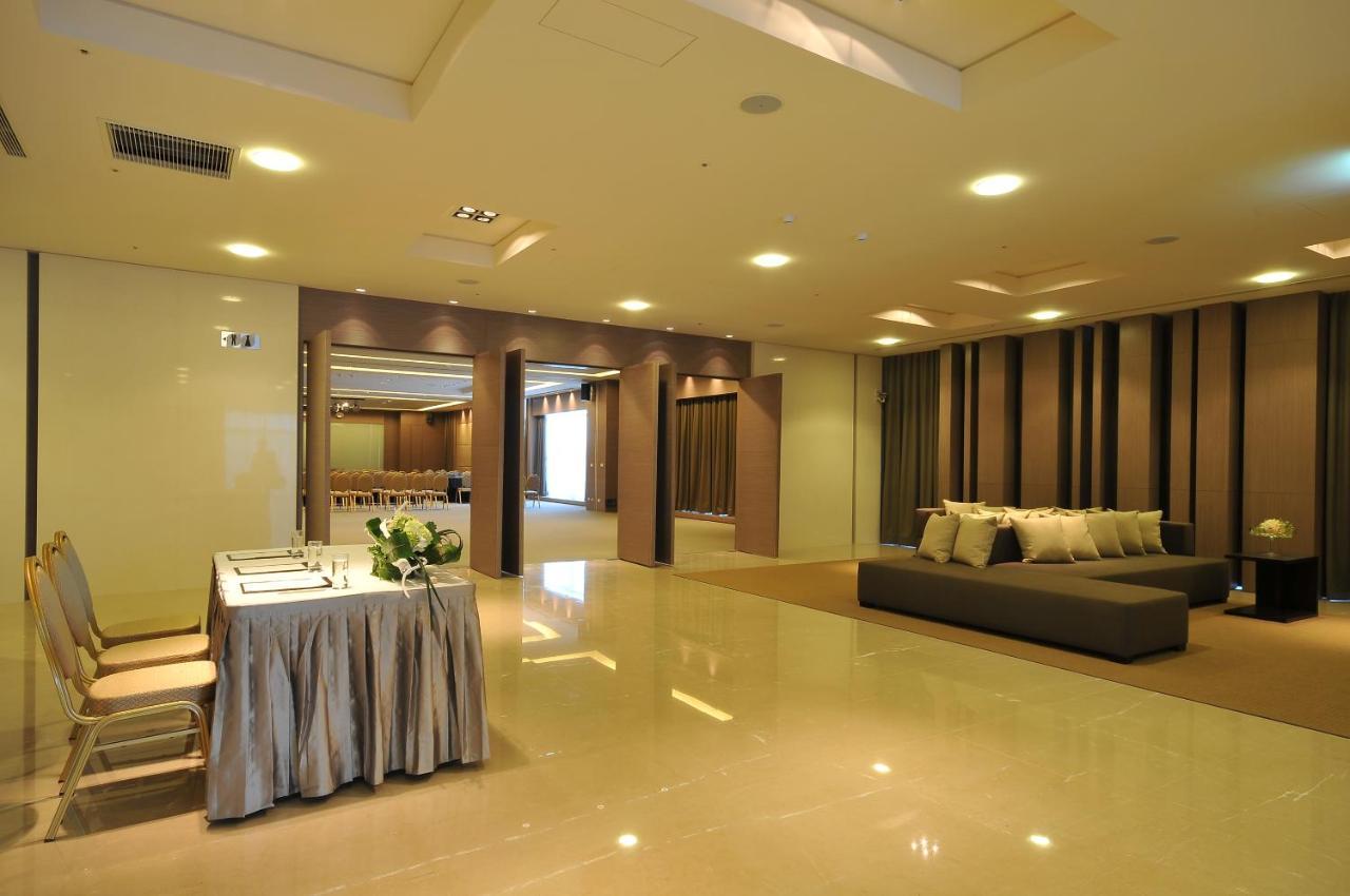 Zenda Suites Tainan Buitenkant foto