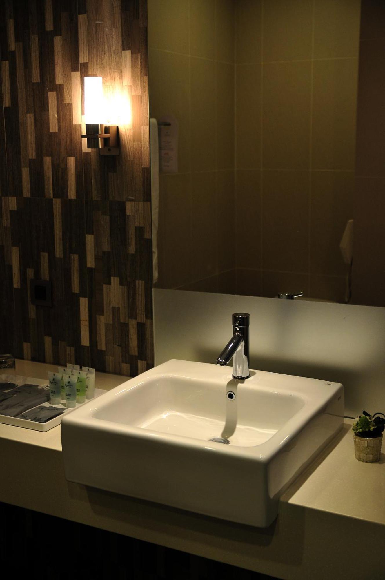 Zenda Suites Tainan Buitenkant foto